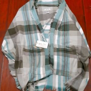 G & L winter weight poncho NWT